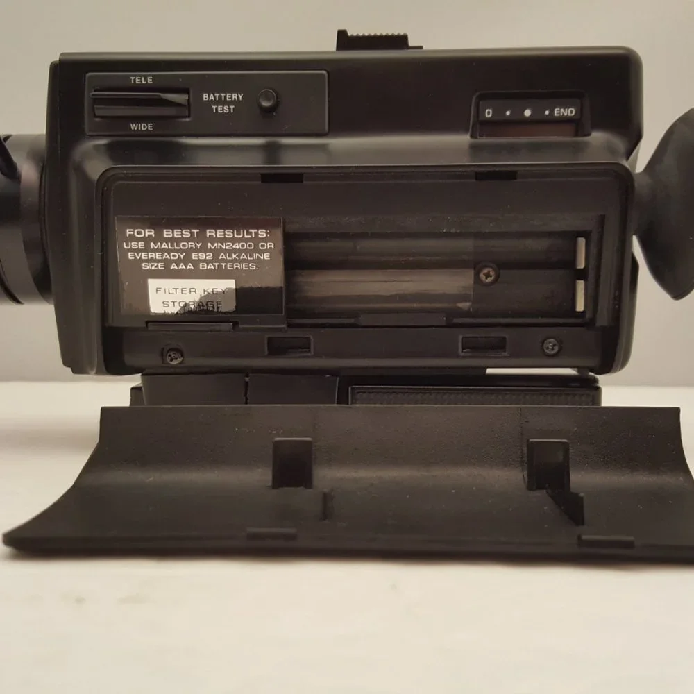 BELL & HOWELL 2230 microstar z XL Movie Camera w/ Kodachrome 40 Type A Cart